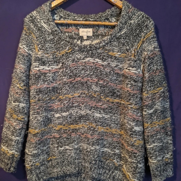 Wool, alpaca blend sweater. - Picture 2 of 4